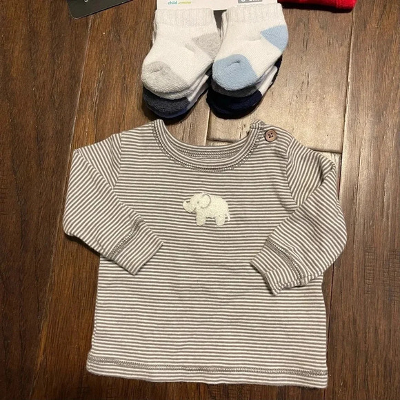 Carter's Nike & Others Infant Clothing Swaddles Lot Newborn - Picture 7 of 8